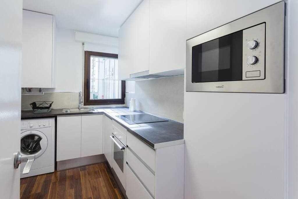 Apartamento Para 4 Con Terraza En El Centro ชีโรนา ภายนอก รูปภาพ