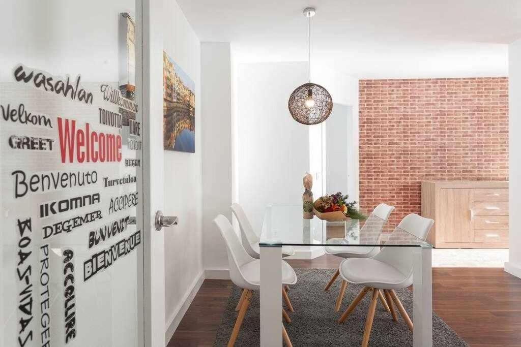 Apartamento Para 4 Con Terraza En El Centro ชีโรนา ภายนอก รูปภาพ