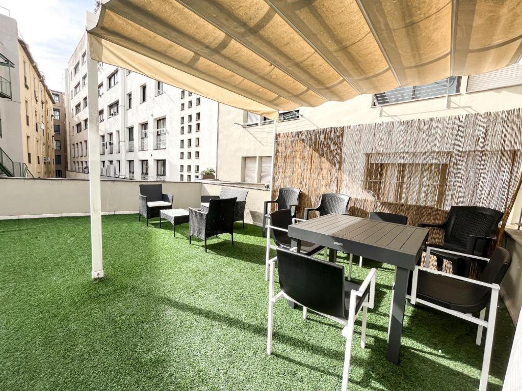 Apartamento Para 4 Con Terraza En El Centro ชีโรนา ภายนอก รูปภาพ